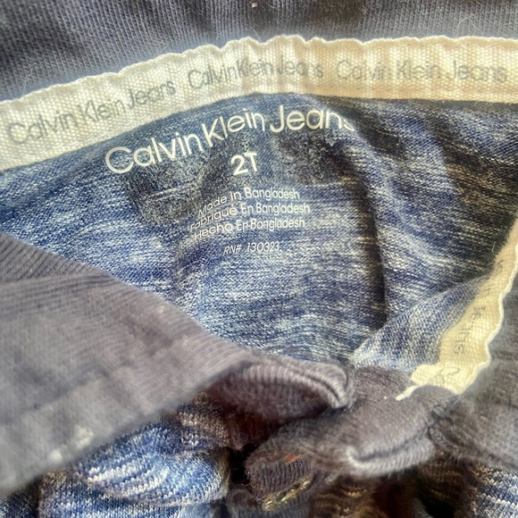 Calvin Klein Polo Shirt & Jean Shorts Set – Size 2T - Picture 6 of 6